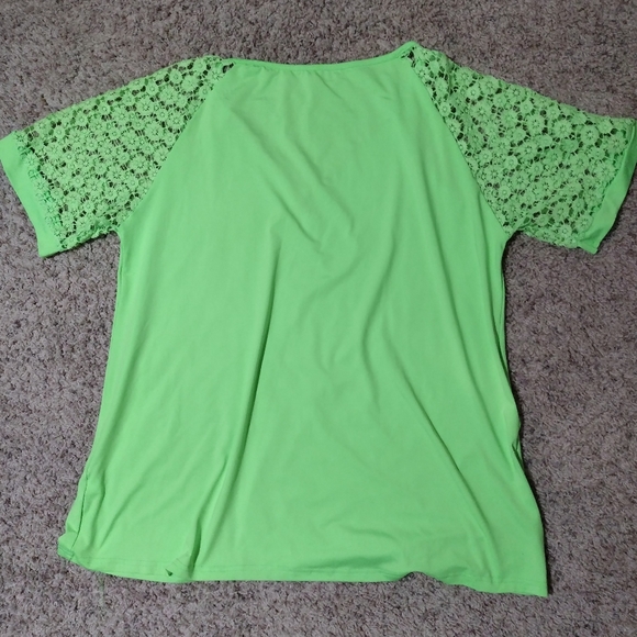 🆕️NWOT Neon Green Waffle Knit Lace Short Sleeve Blouse/ V-neck Zip Sz XL - Picture 3 of 5